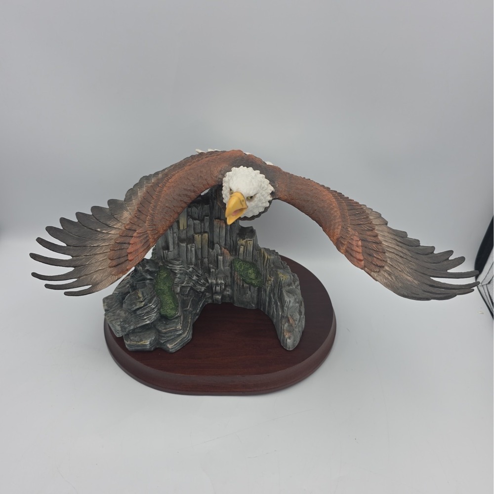 GORGEOUS VINTAGE 1993 LENOX EAGLE OF SPLENDOR PORCELAIN FIGURINE SMITHSONIAN